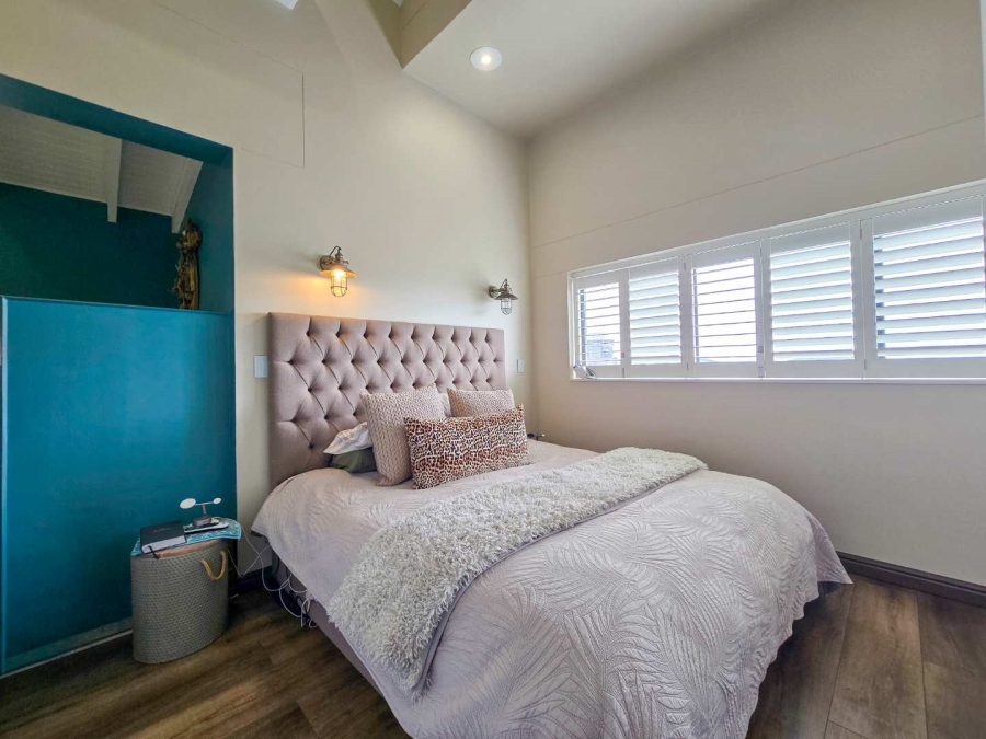 5 Bedroom Property for Sale in Stilbaai Oos Western Cape